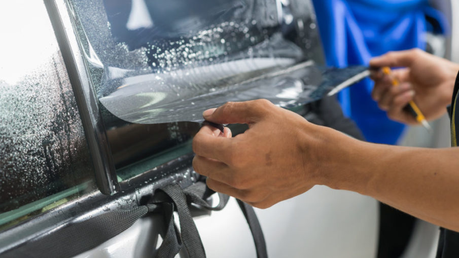 Тонировка автомобильных стекол своими руками