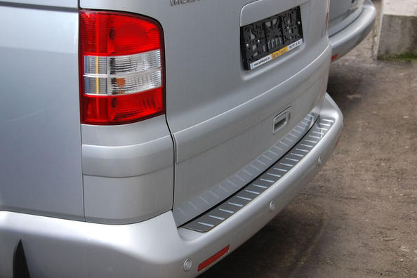 Хром накладка на задний бампер Volkswagen T5 Multivan