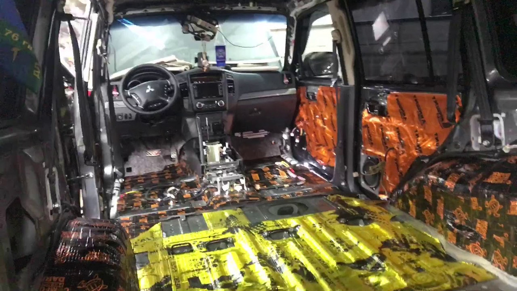 Сколько нужно шумоизоляции на внедорожник?