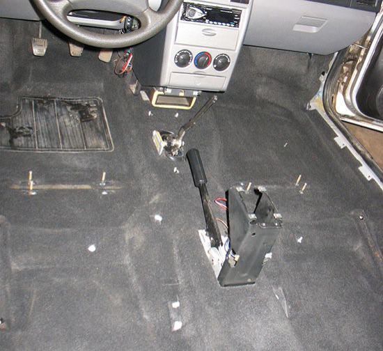 Шумоизоляция пола Лады Приора своими руками