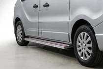 Renault Trafic 2015- гг. Боковые Подножки Maya Красно-Серые (2 шт., Алюминий) Длинная база фото 1