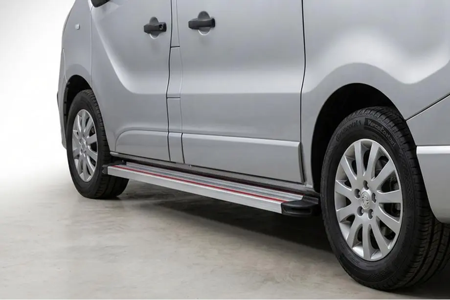 Renault Trafic 2015- гг. Боковые Подножки Maya Красно-Серые (2 шт., Алюминий) Длинная база Image