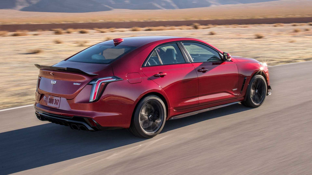 Cadillac CT4-V Blackwing: "заряженный" компактный седан с мотором на 479 "лошадей"