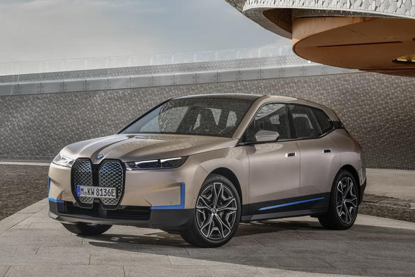 Электрический кроссовер BMW iX – технологический флагман немецкой марки фото 4