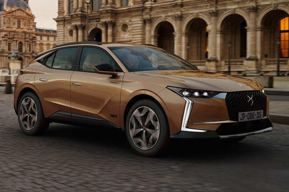Премиальный хэтчбек DS 4: представлено новое поколение