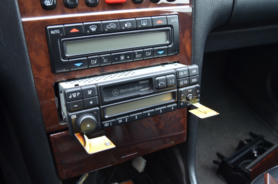 Замена автомагнитолы