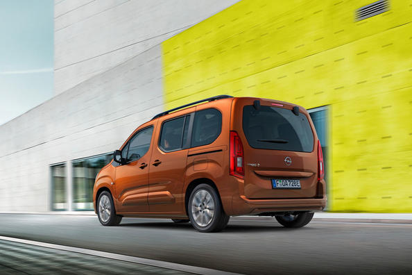 Появилась электрическая модификация компактвэна Opel Combo