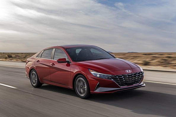 Обзор Hyundai Elantra седьмого поколения фото 2