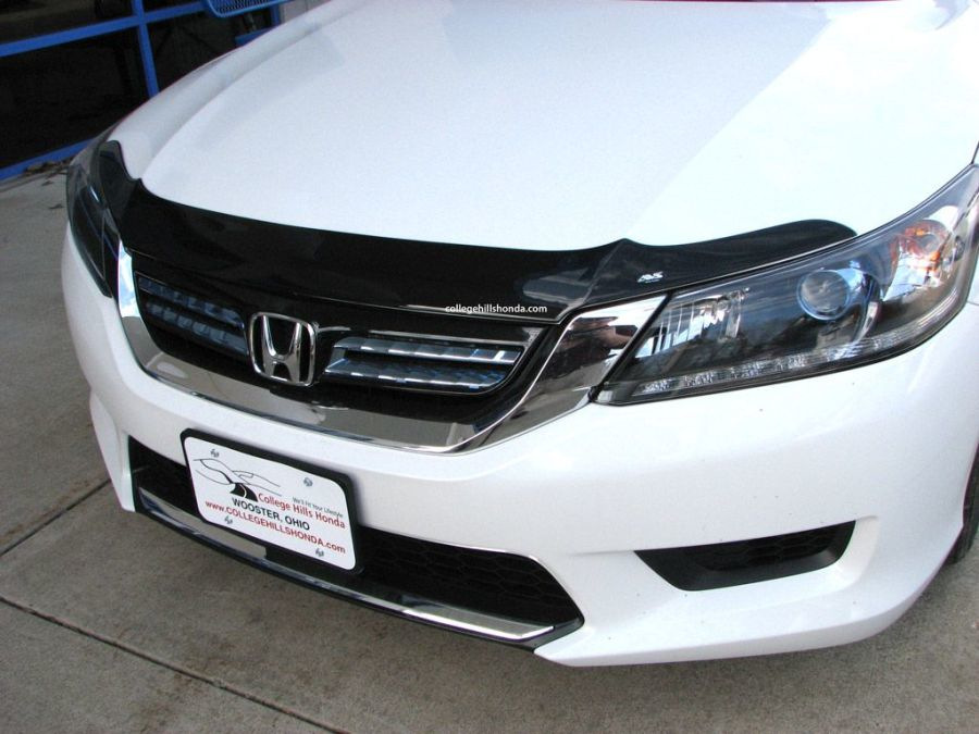 Что такое дефлектор капота и как его установить своими руками