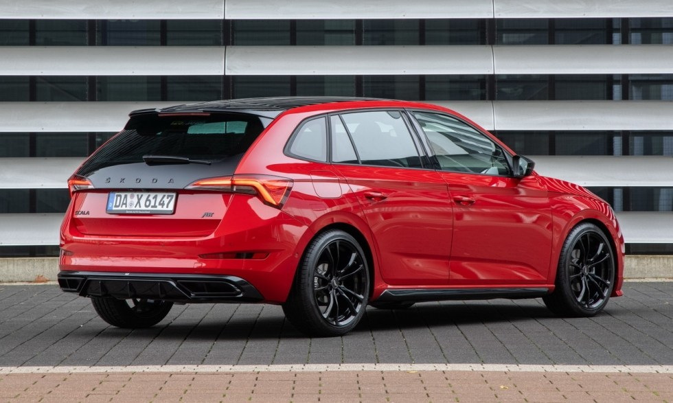 Готовится к продажам "горячая" версия хэтчбека Skoda Scala Edition S