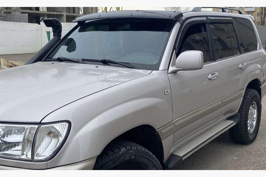 Toyota Land Cruiser 100 1998-2007 гг. Козырек на Лобовое Стекло Фото 3
