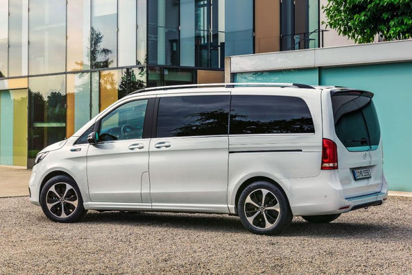 Mercedes-Benz EQV: обзор электроминивэна — рестайлинг, запас хода и преемник VLE фото 4