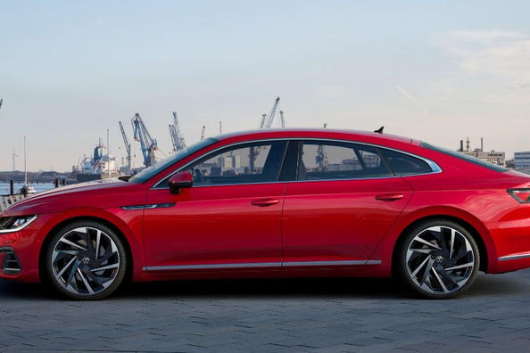 Обновленный лифтбек Volkswagen Arteon фото 5