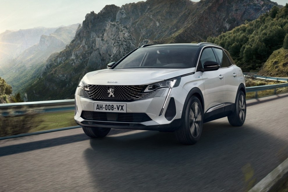 Обзор рестайлинговой версии кроссовера Peugeot 3008