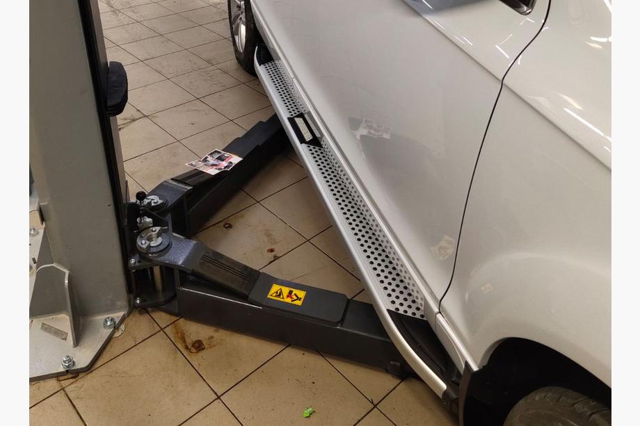 Audi Q7 2005-2015 гг. Боковые Подножки Mevsim Grey (2 шт., Алюминий) Image