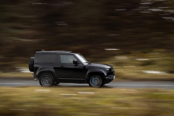 Внедорожник Land Rover Defender обзавелся 520-сильным мотором фото 5
