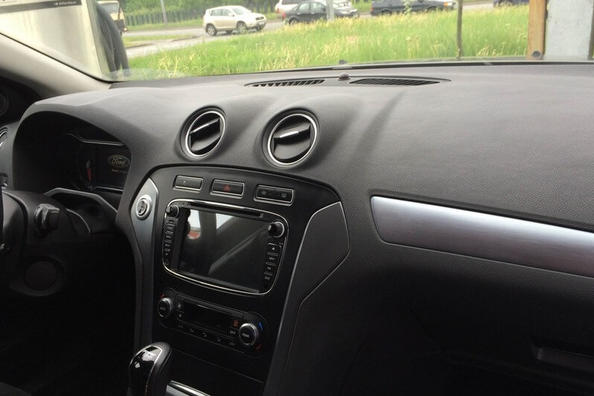 Как удалить царапину на пластике в салоне автомобиля?