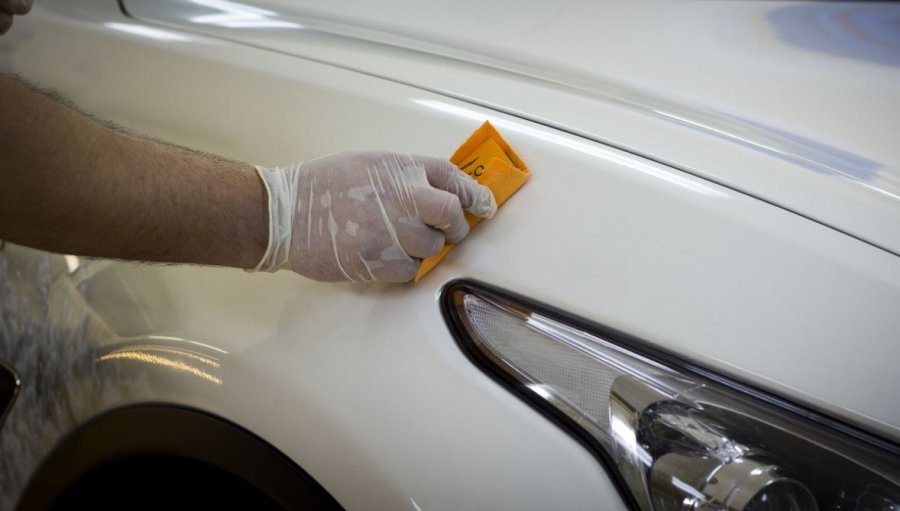 Как удалить следы скотча на машине