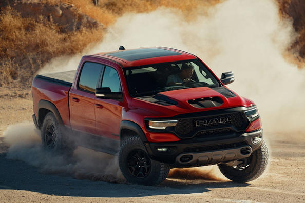 Обзор 712-сильного пикапа Ram 1500 TRX