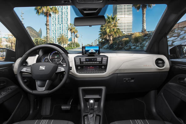 Обзор компактного электрического хэтчбека SEAT Mii Electric фото 7