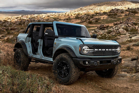 Пятидверная модификация внедорожника Ford Bronco нового поколения