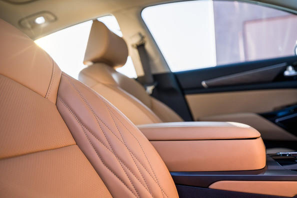 Обзор модернизированного седана KIA Cadenza фото 8