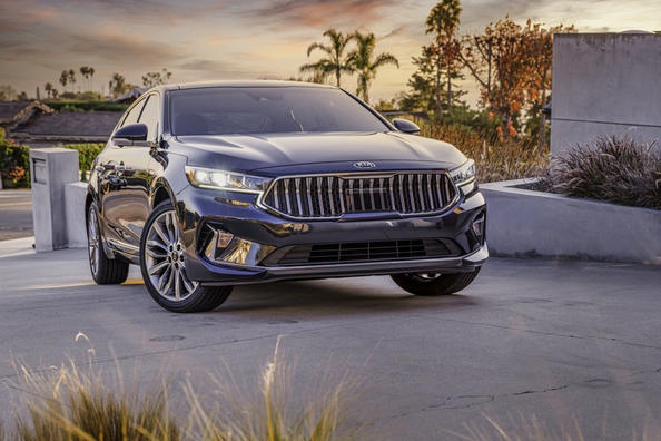 Обзор модернизированного седана KIA Cadenza фото 2
