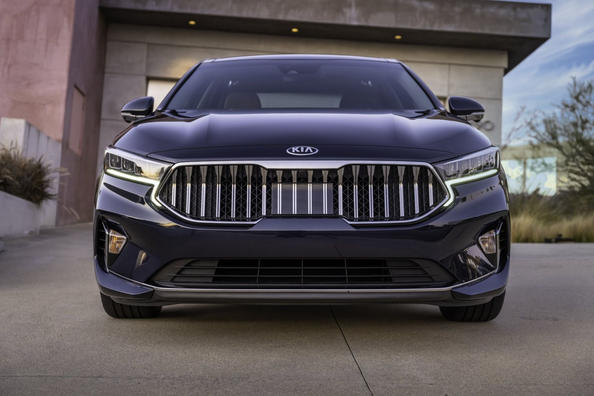 Обзор модернизированного седана KIA Cadenza фото 4