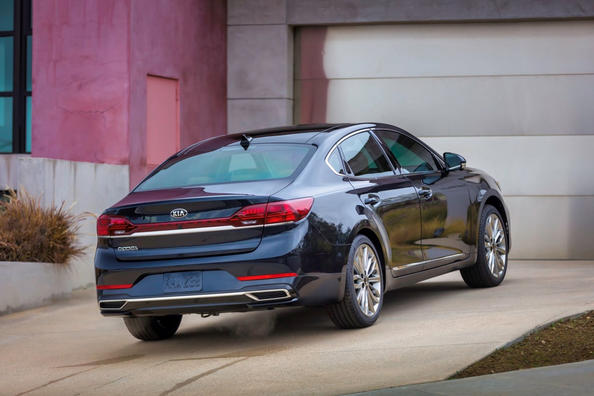 Обзор модернизированного седана KIA Cadenza фото 6