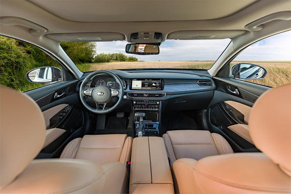 Обзор модернизированного седана KIA Cadenza фото 7