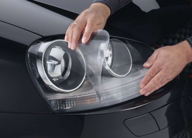 Защитная пленка на фары: плюсы и как выбрать