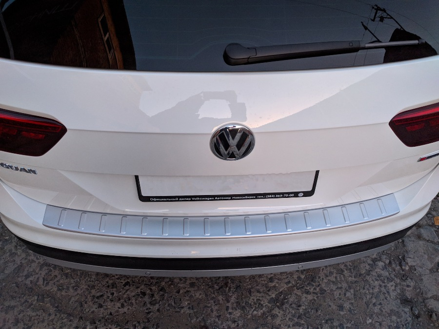 Накладка на задний бампер: виды и польза