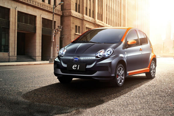 Обзор компактного электрического хэтчбека BYD e1