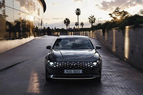 Обновленный седан Hyundai Grandeur шестого воплощения