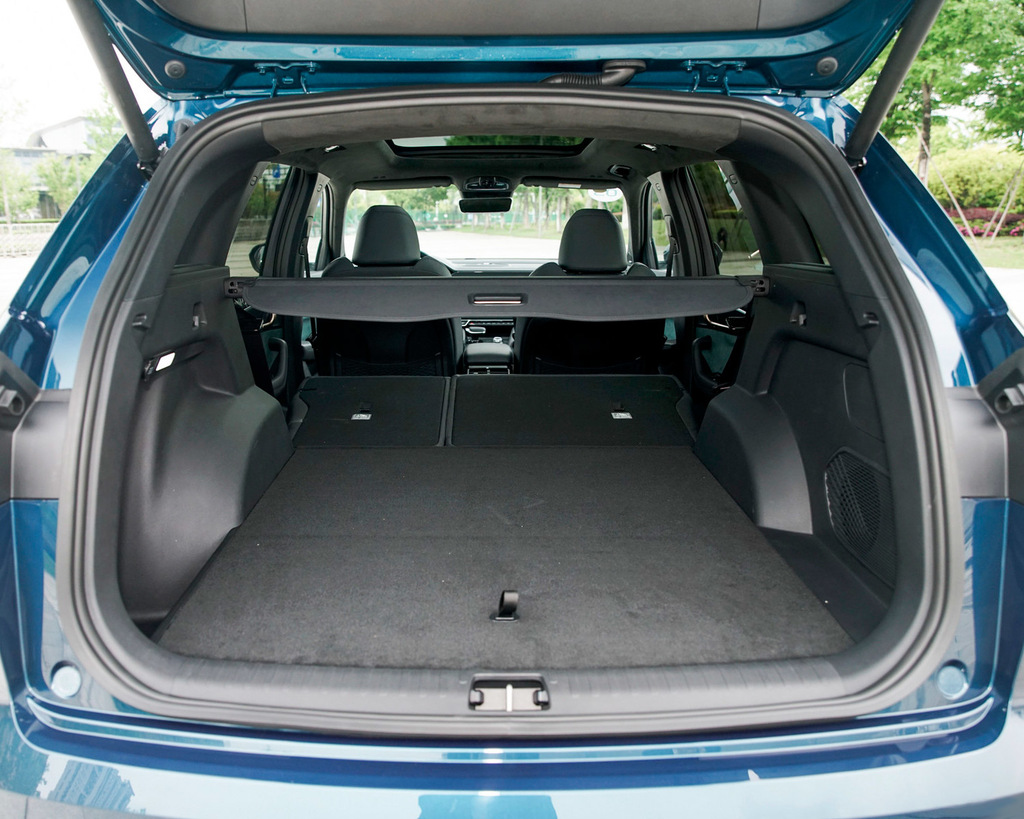 Состоялась презентация флагманского кроссовера Geely Xingyue L