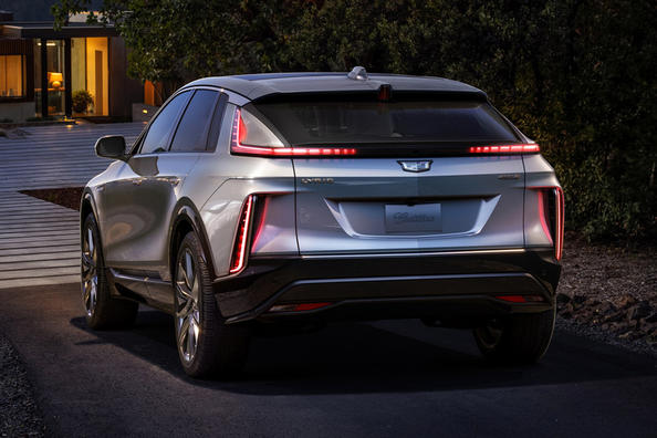 Кроссовер Cadillac Lyriq – первый серийный электромобиль американской марки фото 4