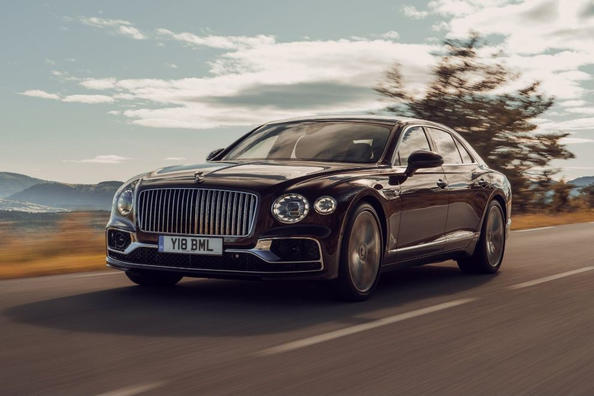 Обзор полноприводного люксового седана Bentley Flying Spur