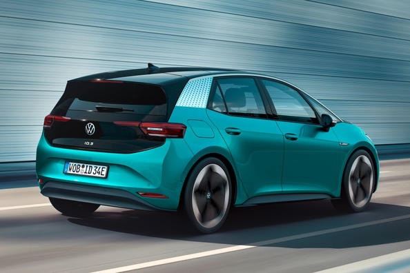 Обзор электрического заднеприводного хэтчбека Volkswagen ID.3 фото 6