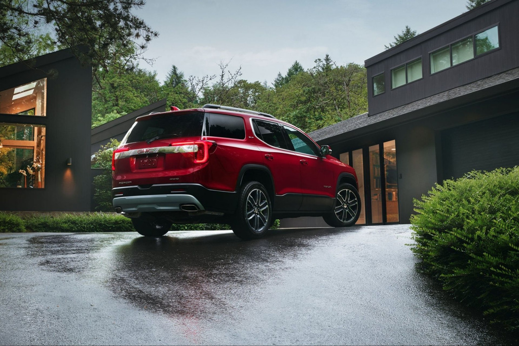 Обзор семиместного внедорожника GMC Acadia