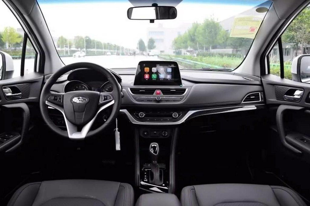 Обзор компактного кроссовера JAC S3