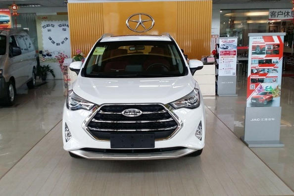 Обзор компактного кроссовера JAC S3