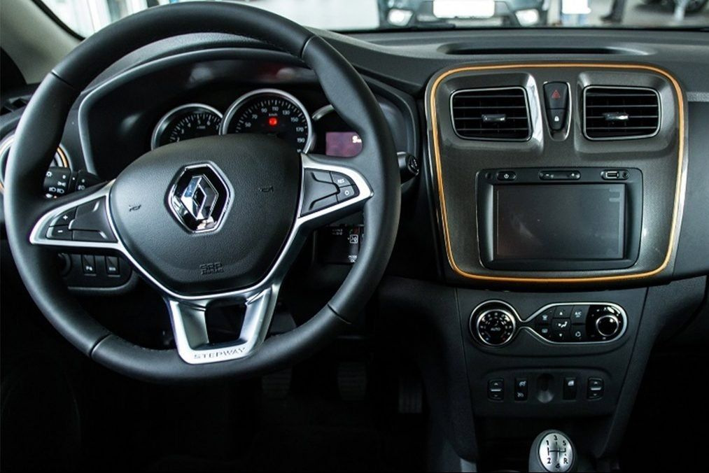 Универсал повышенной проходимости Renault Logan MCV Stepway