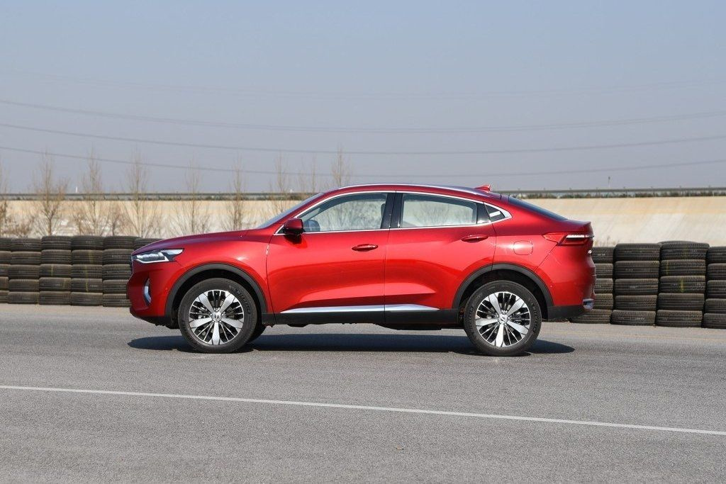 Купеобразный среднеразмерный кроссовер Haval F7X