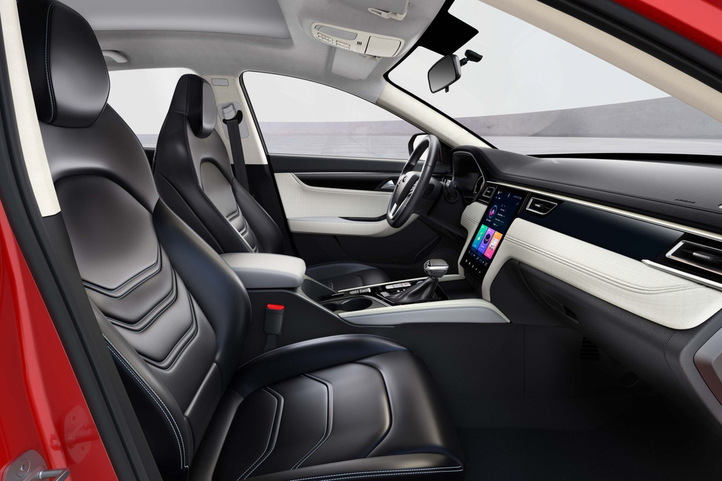 На украинском рынке появился конкурент Skoda Octavia