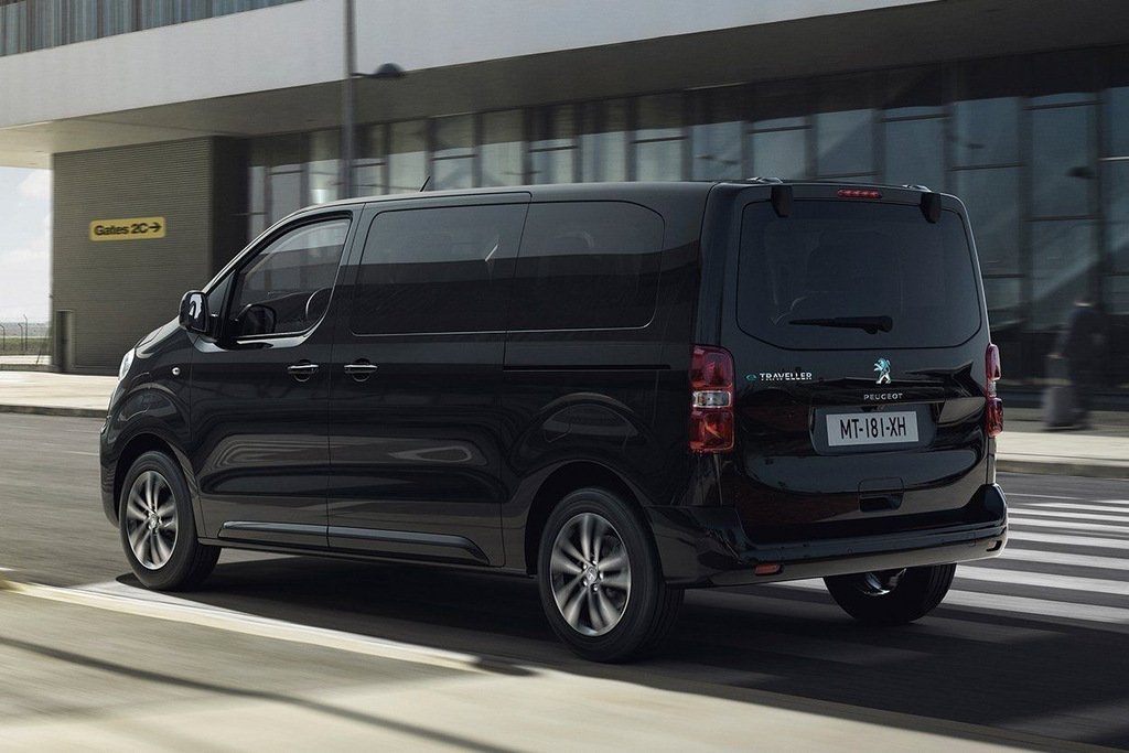 Обзор электрического минивэна Peugeot e-Traveller