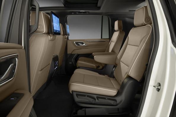 Большой восьмиместный внедорожник Chevrolet Suburban фото 9