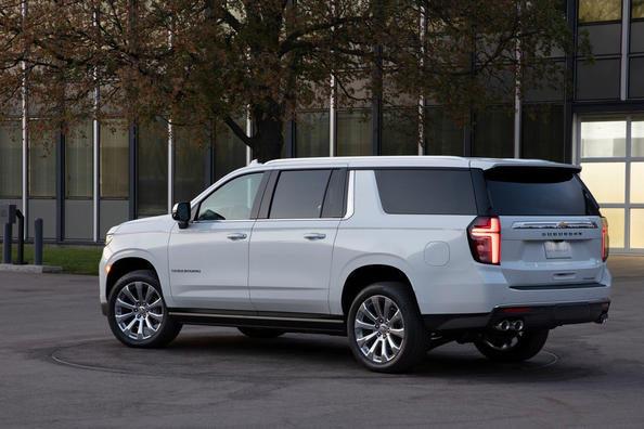 Большой восьмиместный внедорожник Chevrolet Suburban фото 5