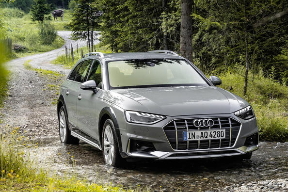 Обновленный универсал повышенной проходимости Audi A4 allroad quattro фото 2