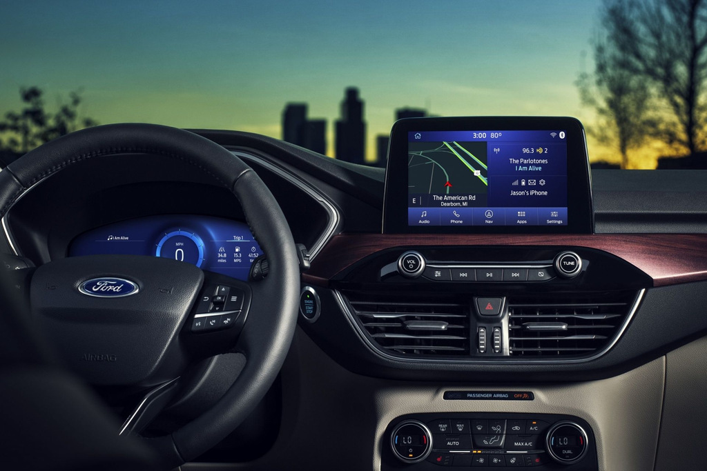 Обзор четвертого поколения кроссовера Ford Escape