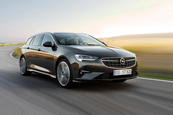 Обзор модернизированного универсала Opel Insignia Sports Tourer фото 4